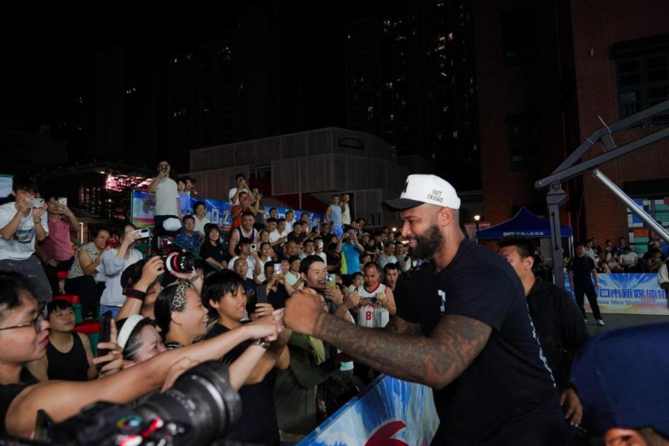 暴雨, 体育局相关, 回荡在球场 暴雨, 体育局相关, 回荡在球场